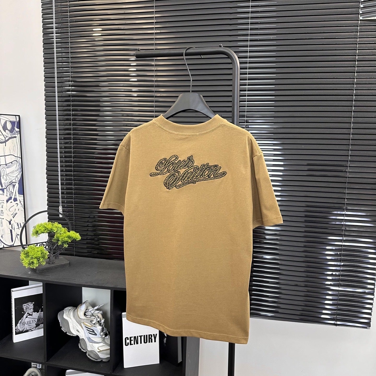 LV T-Shirt - Khaki