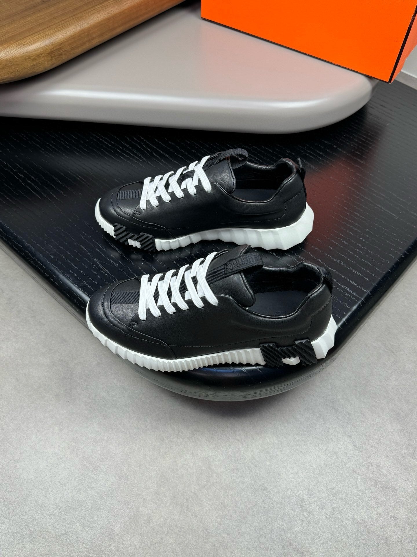 HMES Jump Sneaker - Black/White