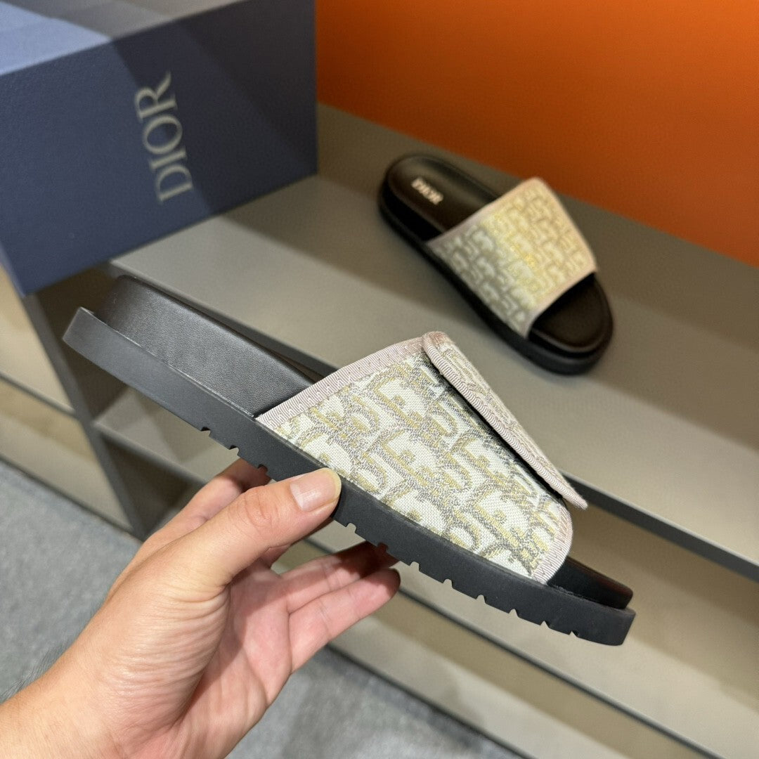 CD Sandal - Beige/Gold