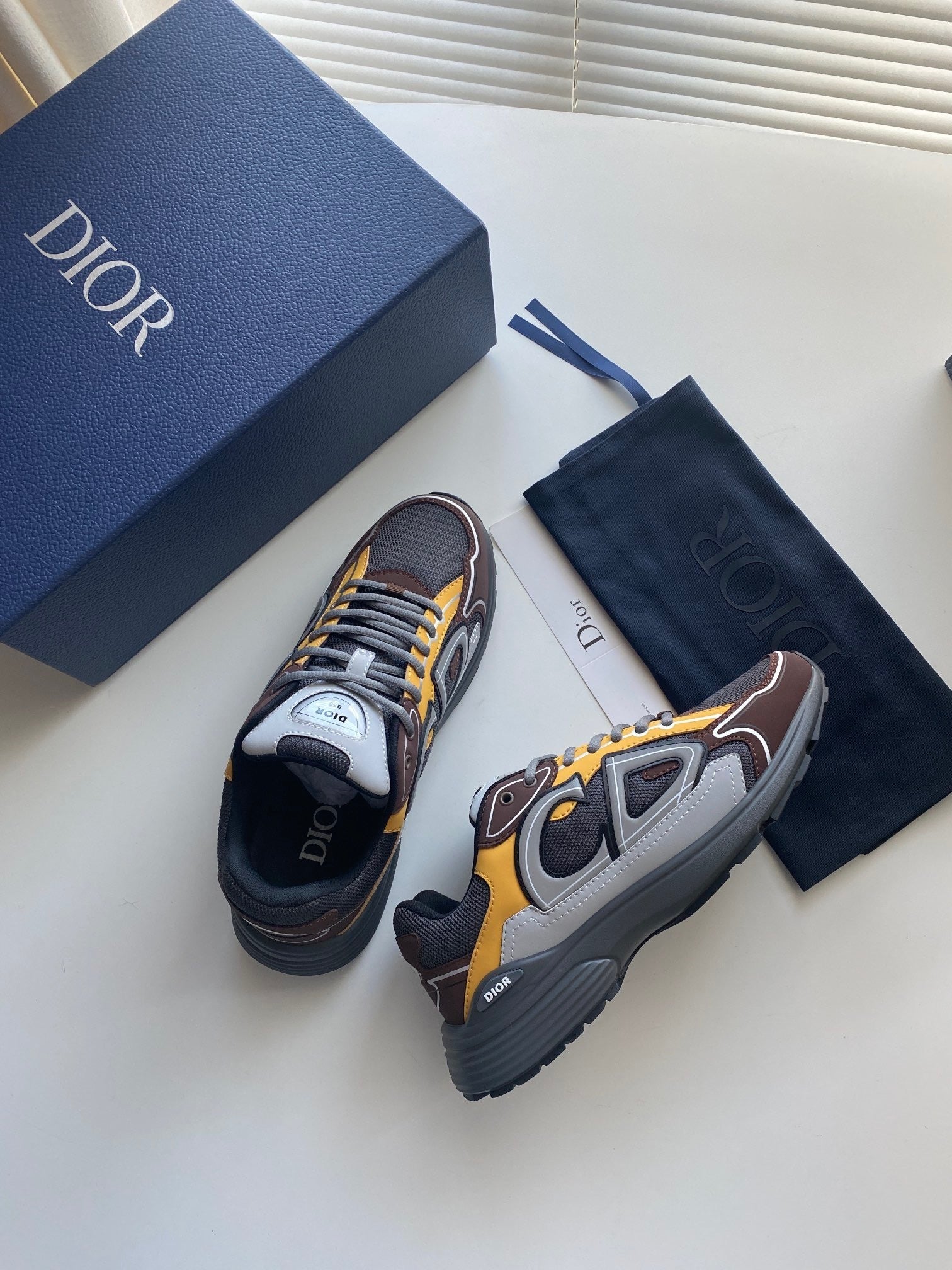 CD B30 Trainers - Grey/Brown