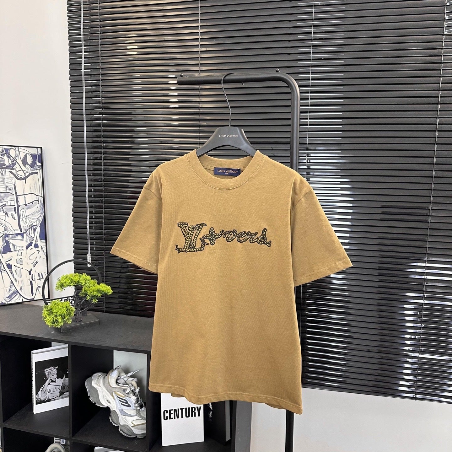 LV T-Shirt - Khaki