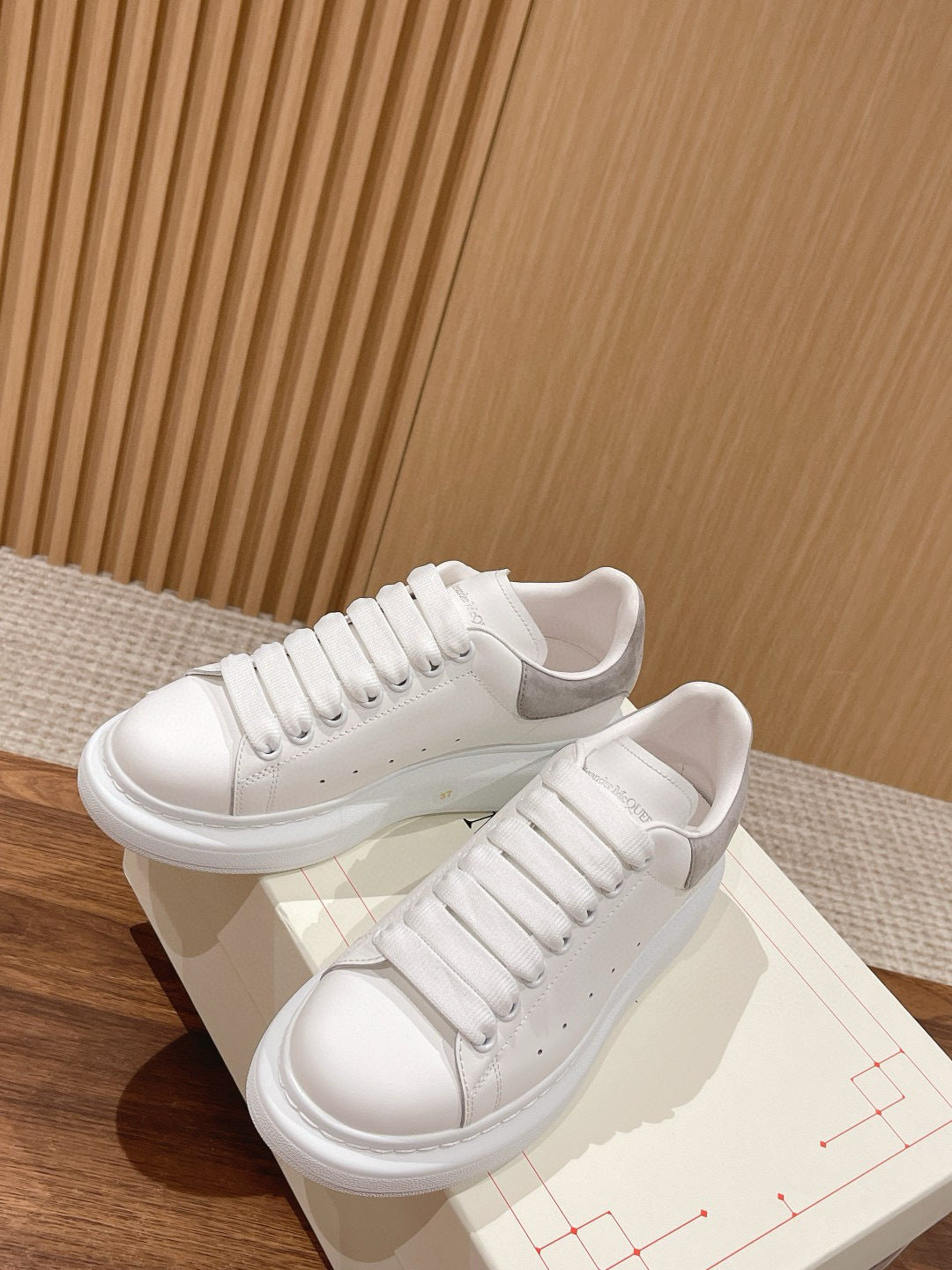 MCQN Sneaker - White/Light Grey