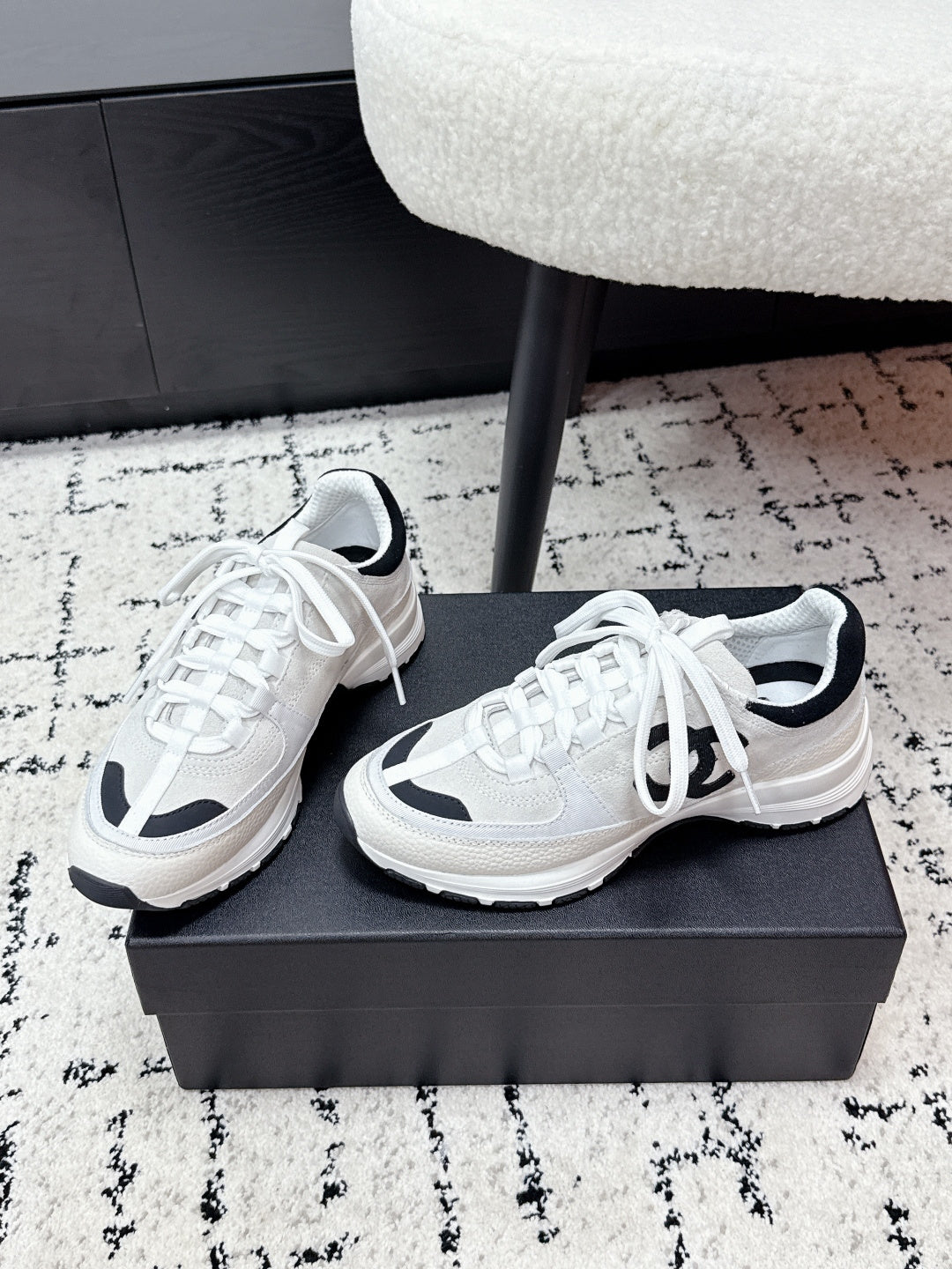 CNL Sneaker - White/Black