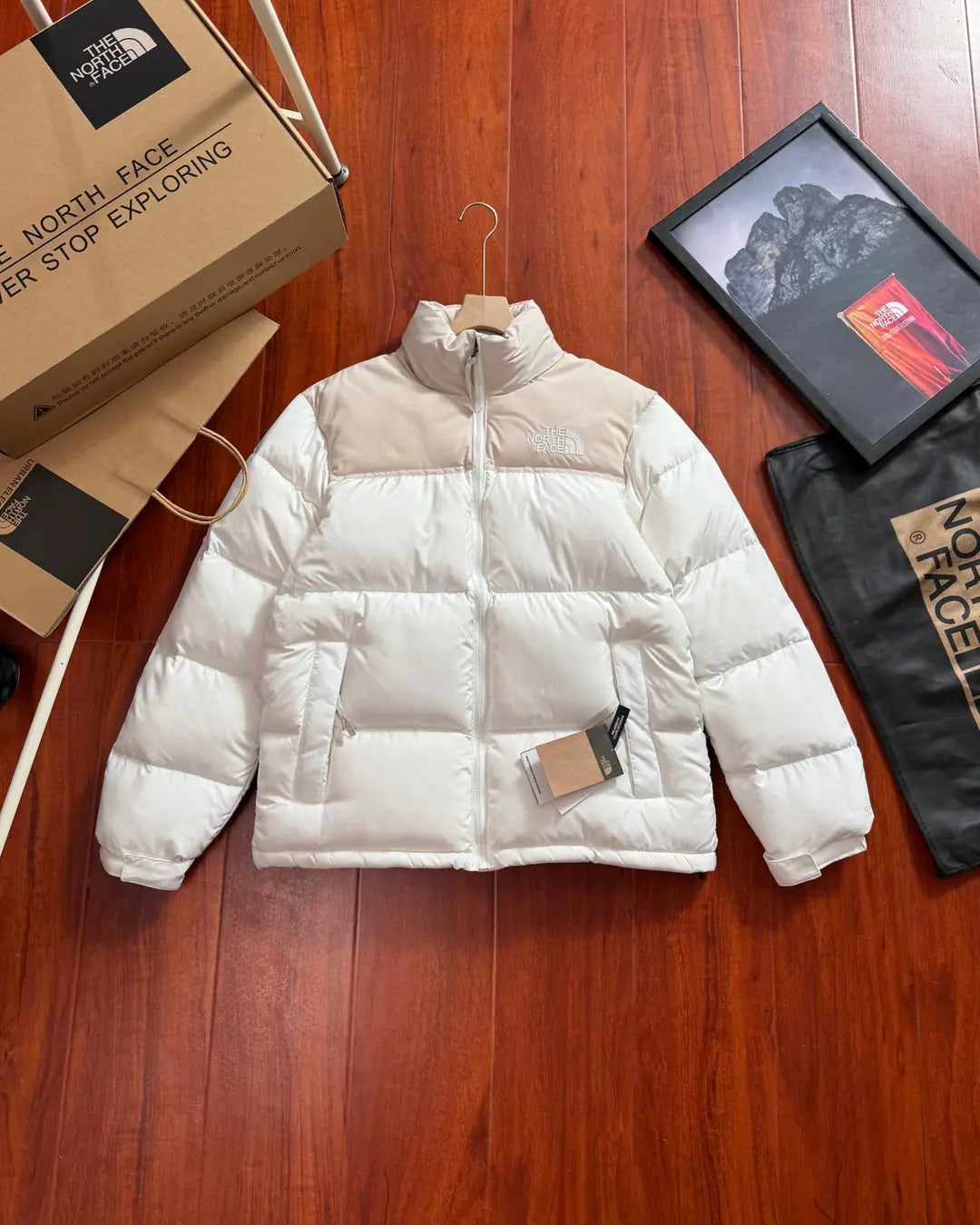 NF Nuptse - White/Beige