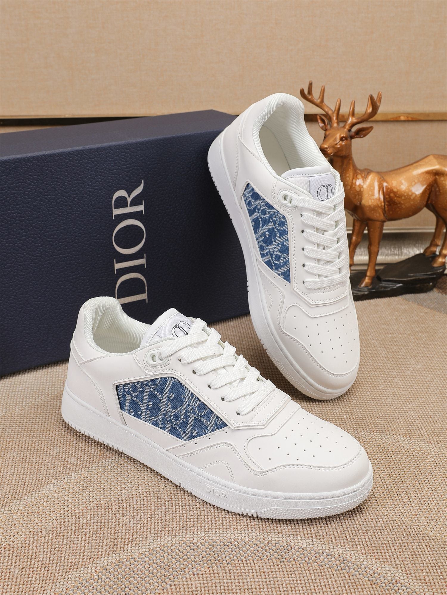 CD B27 Sneaker - White/Blue