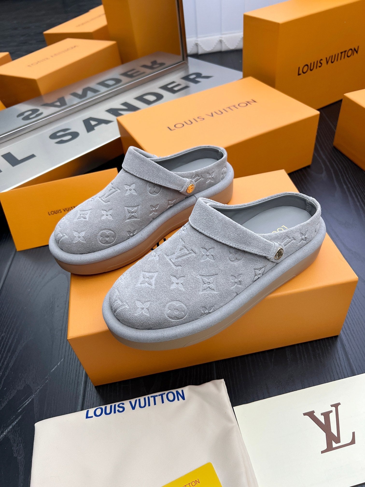 LV Platform - Light Grey