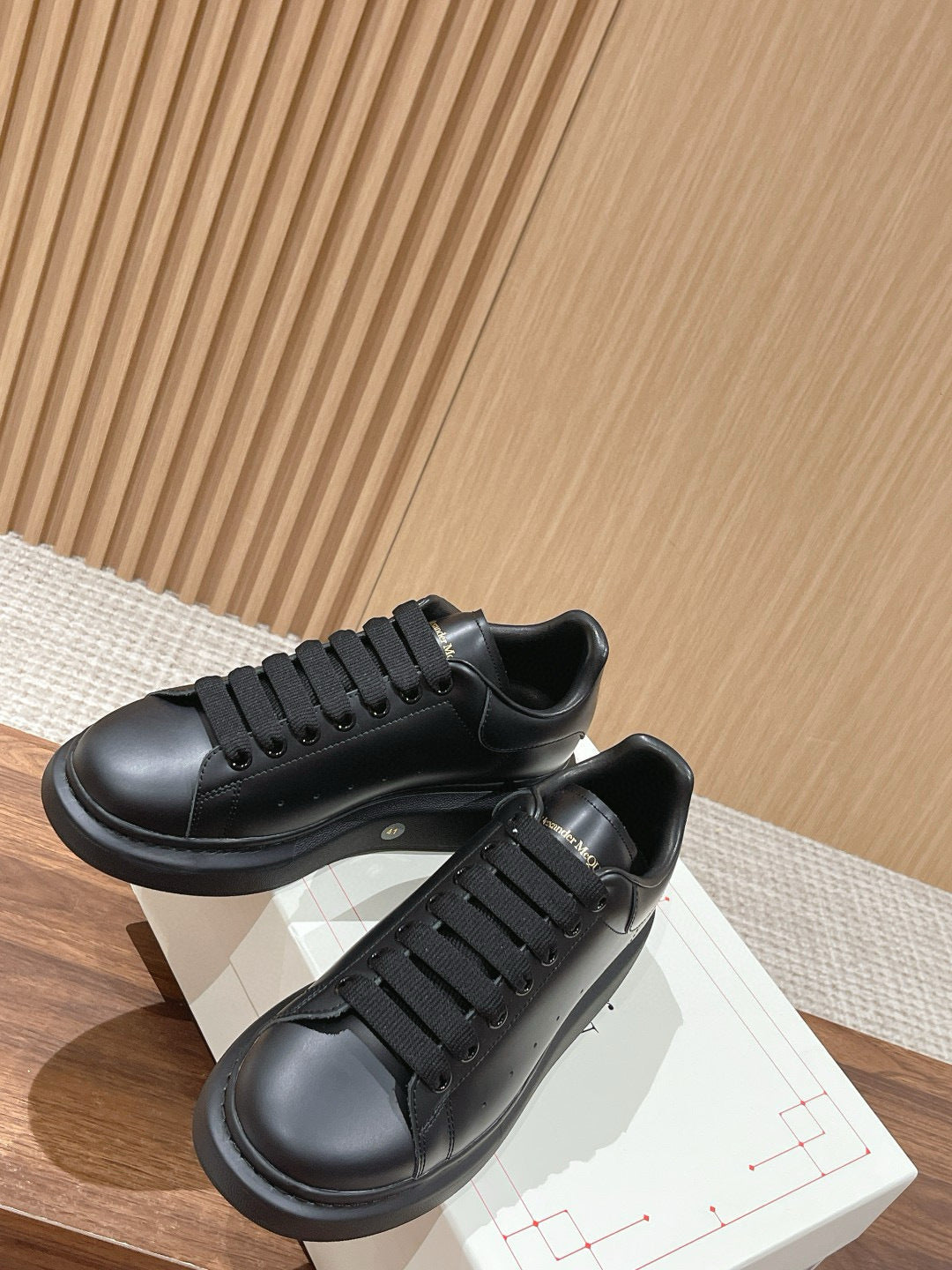MCQN Sneaker - Black