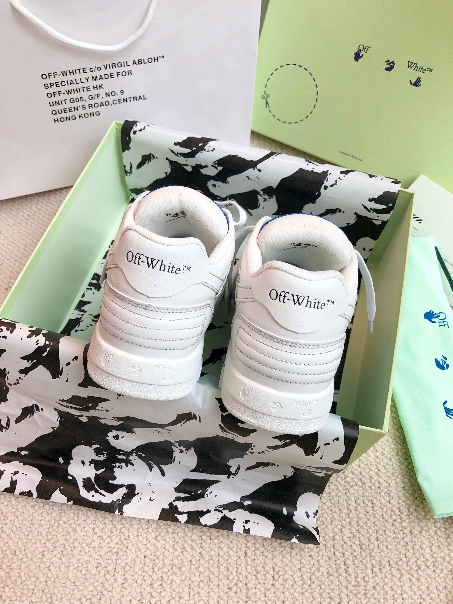 OW - Out Of Office - White/Grey