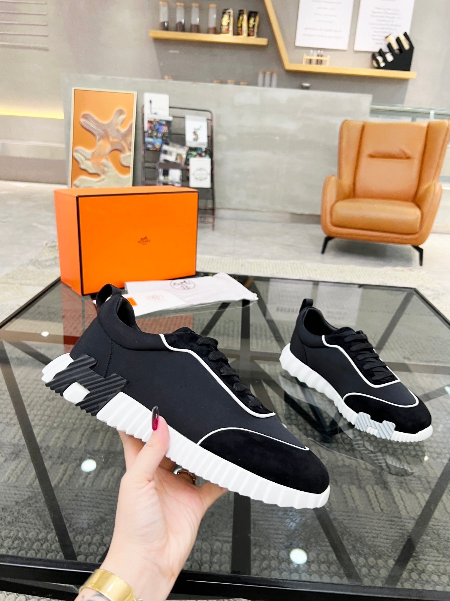 HMES Sneaker - Black/White