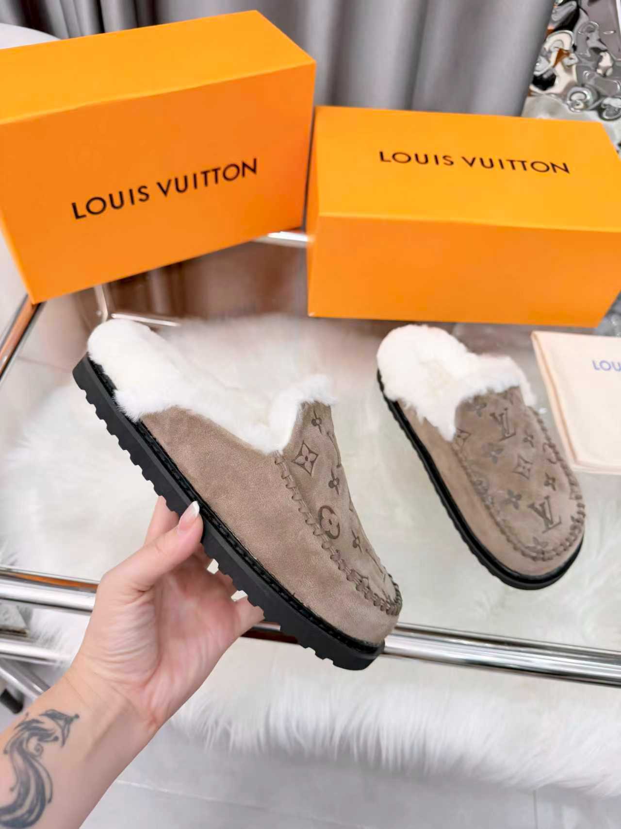 LV Colorado Mule - Taupe