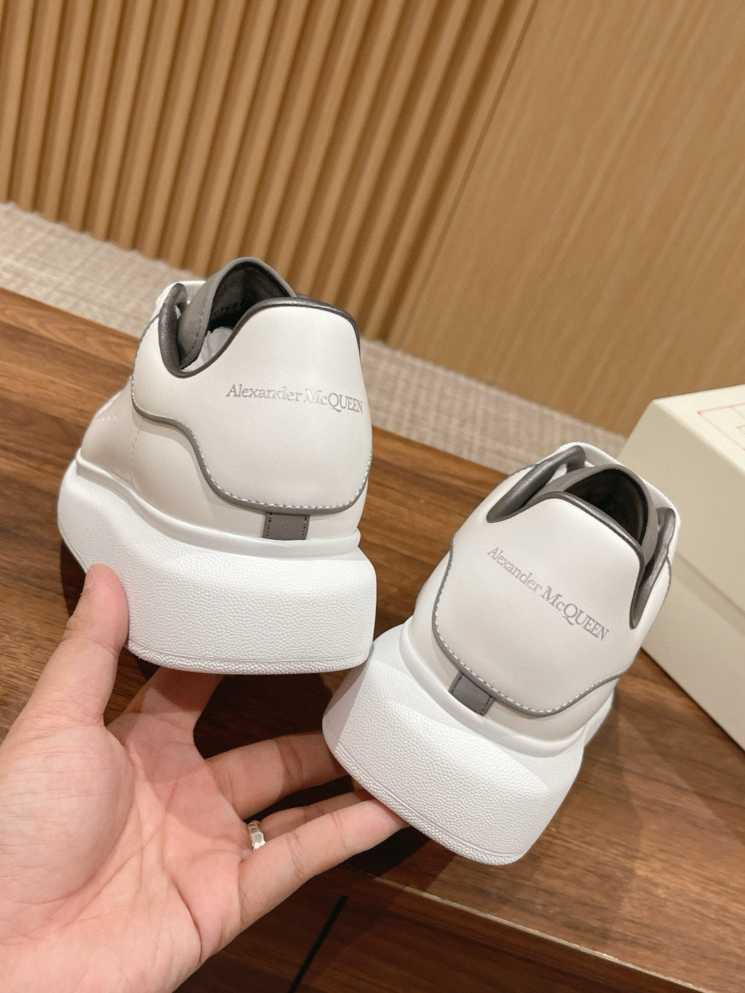 MCQN Sneaker - White/Grey