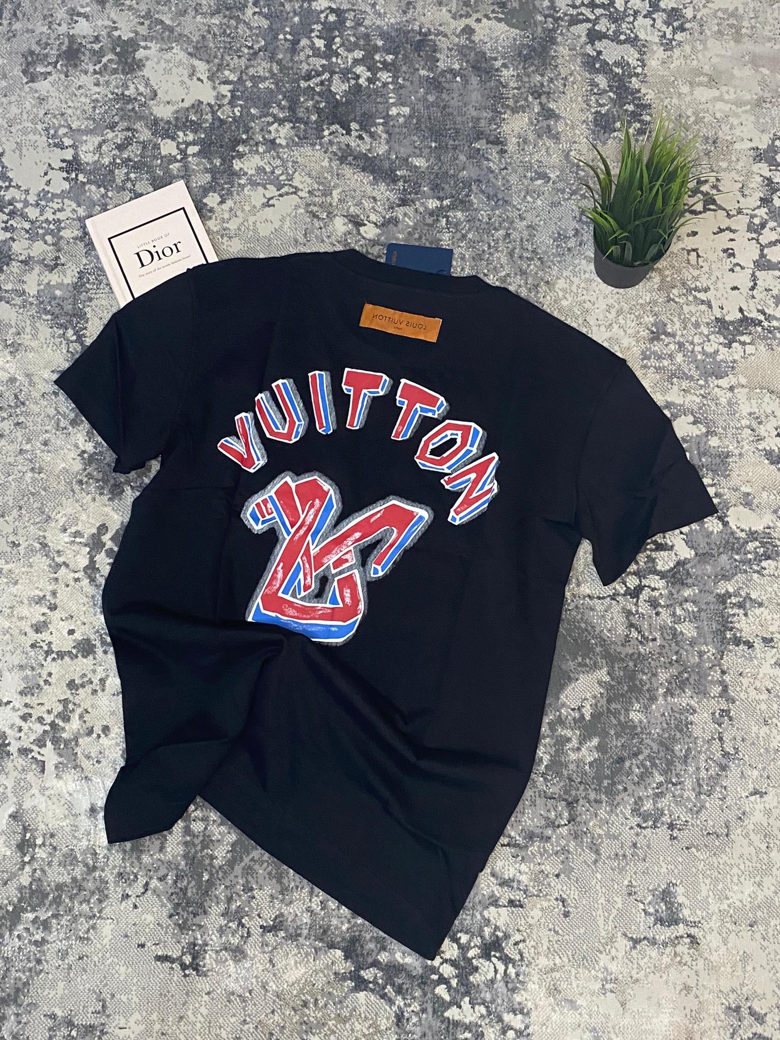 Louis Vuitton Tee – Black