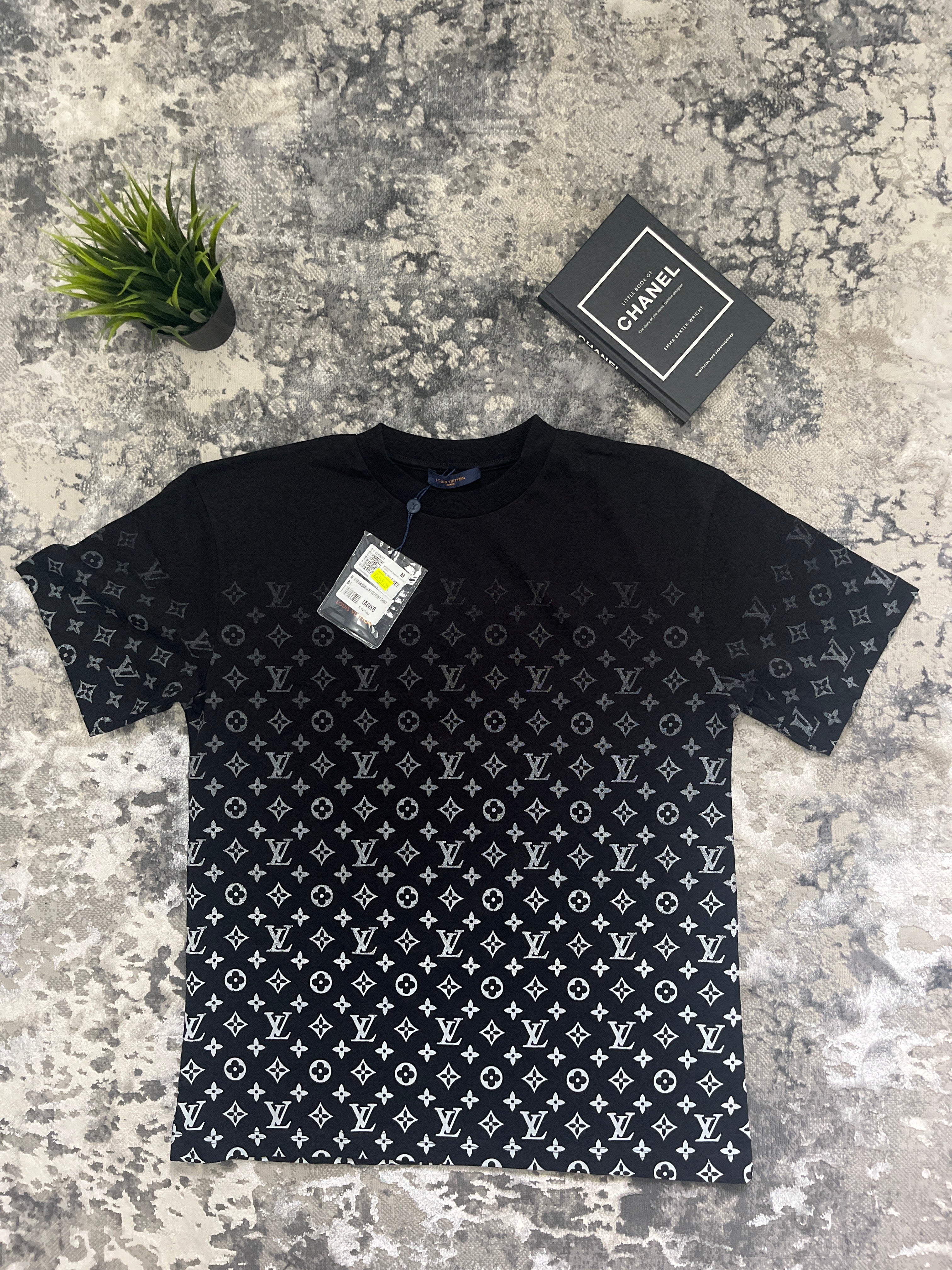 Louis Vuitton Tee – Black