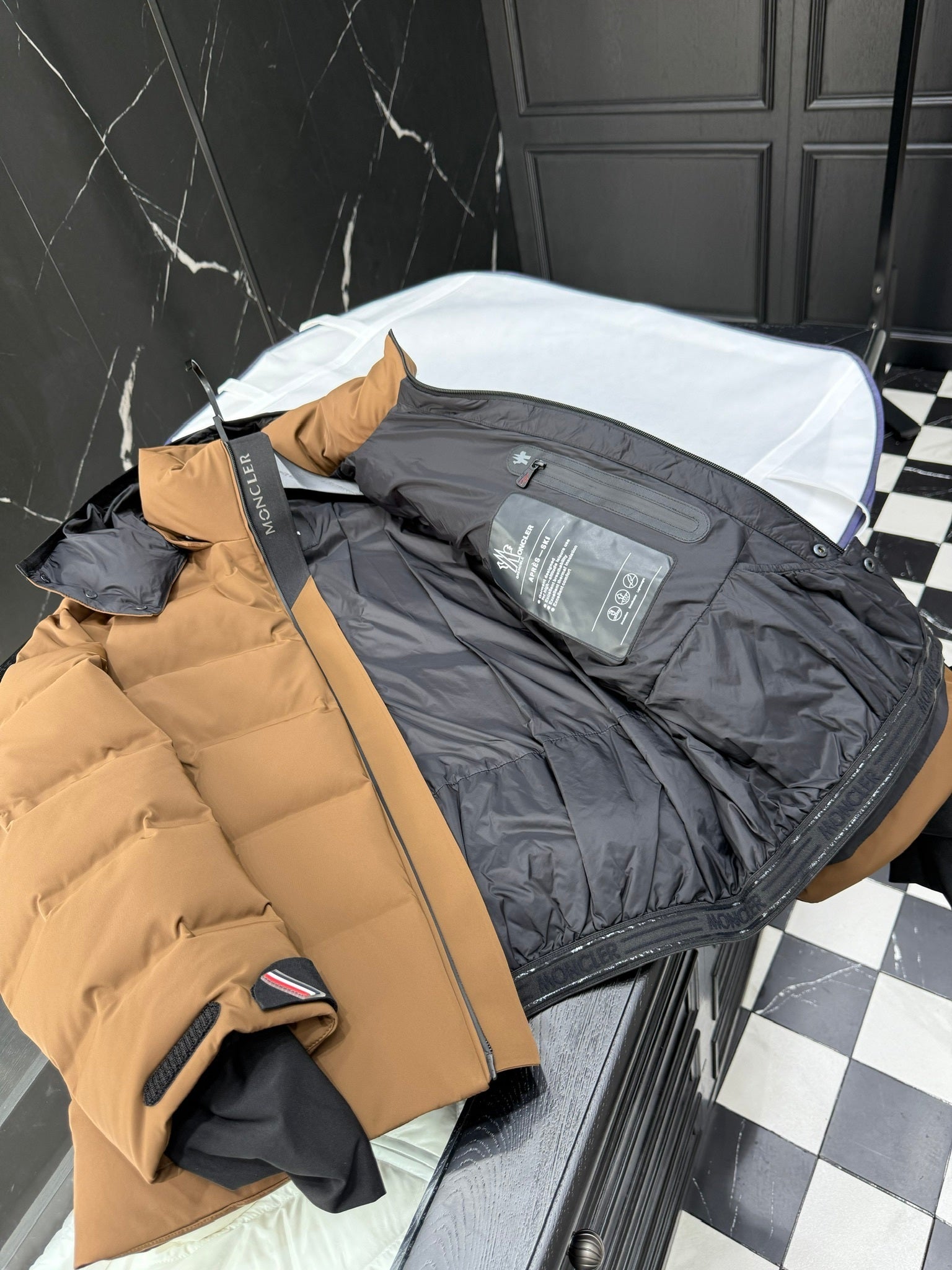 MNCLR Down Jacket - Camel Brown