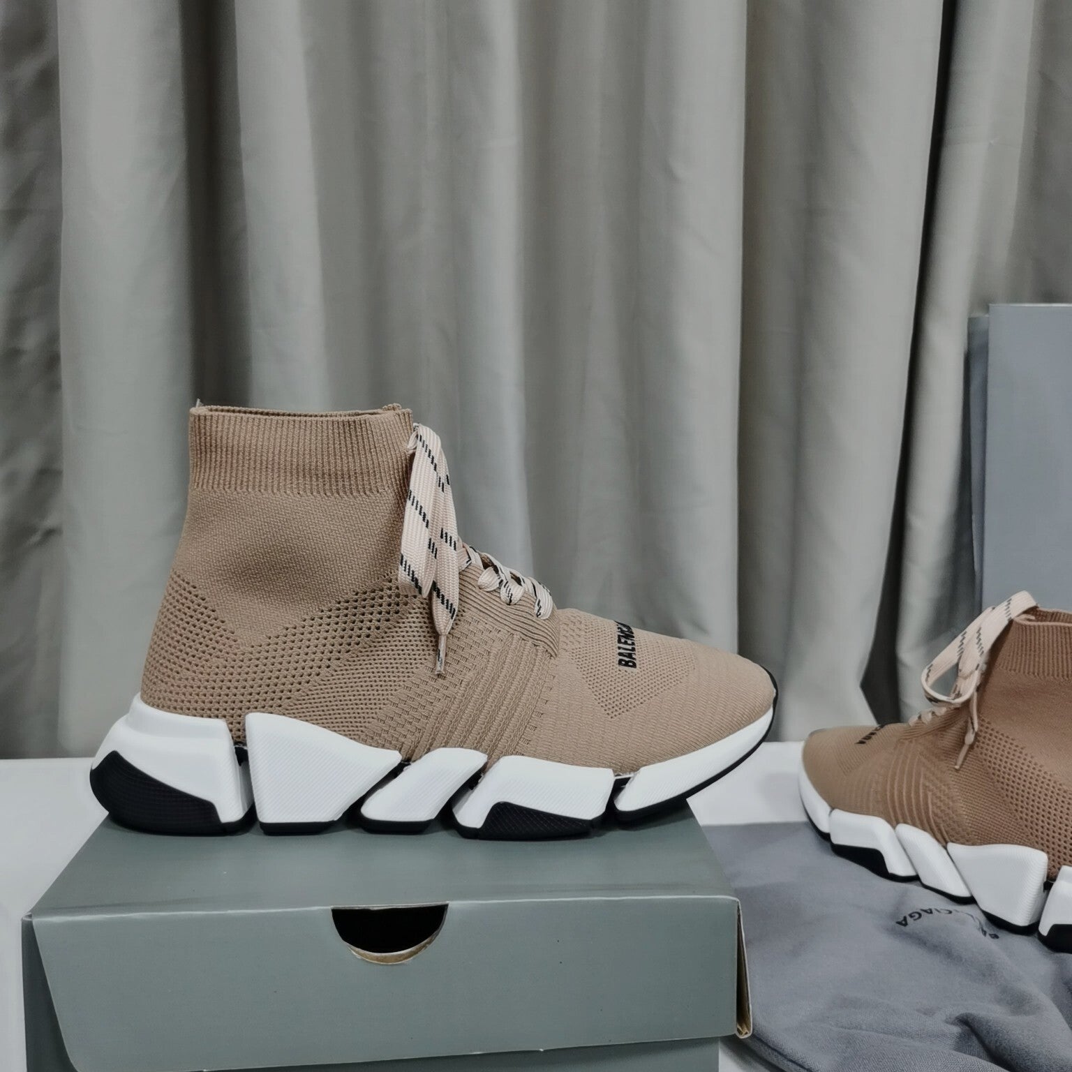 BLNCGA 2.0 Lace-Up Sneaker - Beige