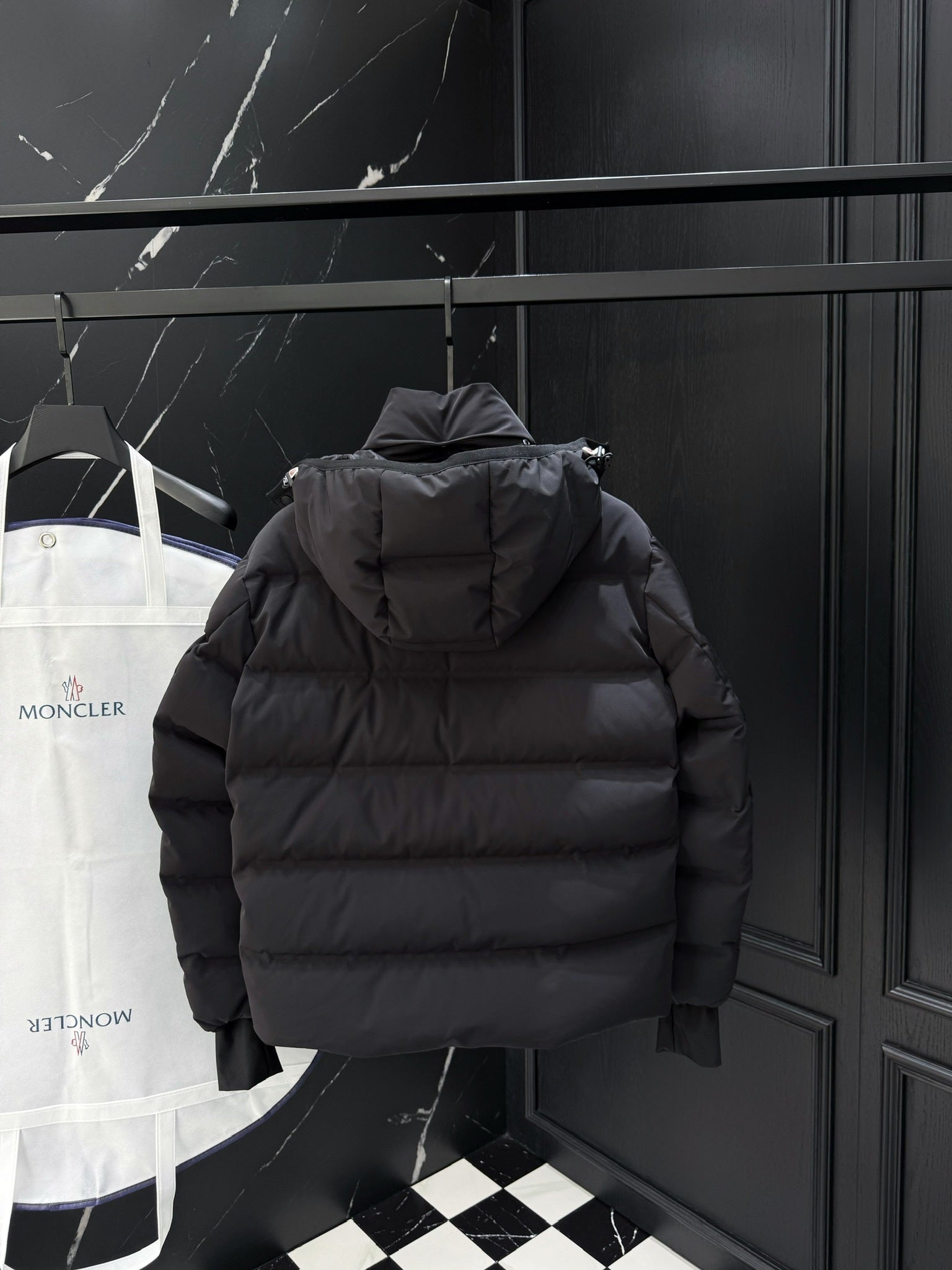 MNCLR Down Jacket - Black