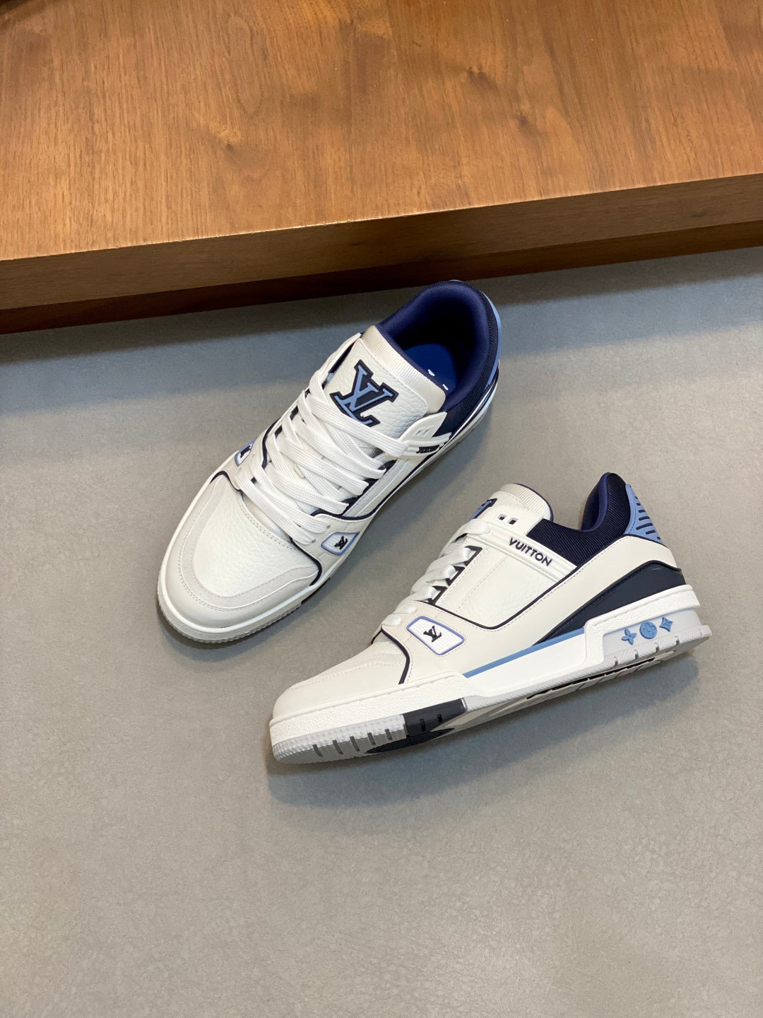 LV Trainer - White/Blue