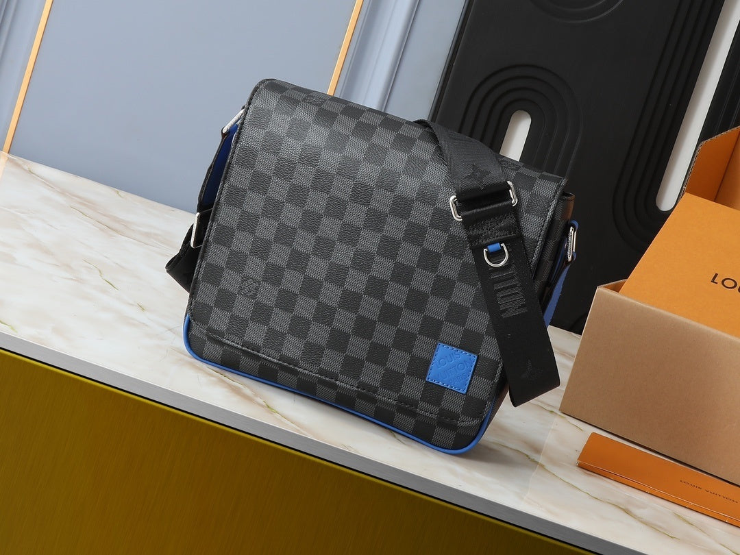 LV MESSENGER BAG - Black/Grey